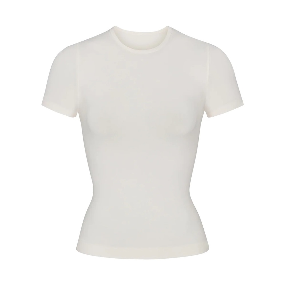 SKIMS SOFT SMOOTHING T-SHIRT